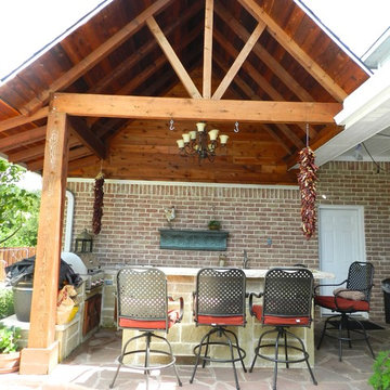Outdoor Kitchen and Bar