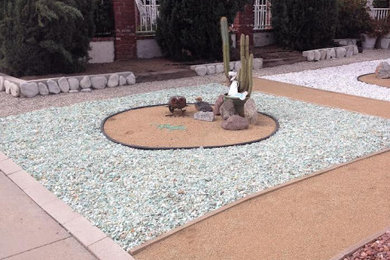 Inspiration for a landscaping in Los Angeles.