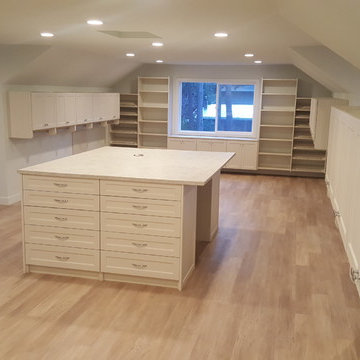 725 square foot closet