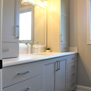 Showplace EVO Kids’ Bath in Edgewater Gunsmoke