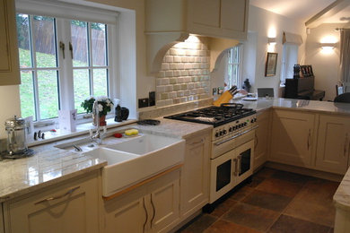 This is an example of a traditional kitchen in Hertfordshire.