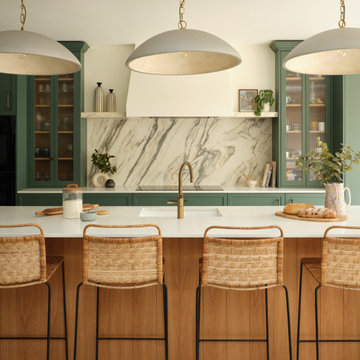 Kitchen Island & Bar Seating