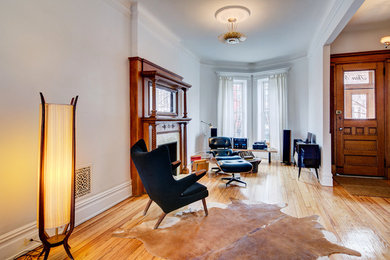 Living room - living room idea in New York