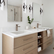 Bathroom downstairs