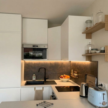 Cuisine minimaliste chaleureuse dans un studio à Pornic