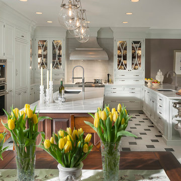 Traditional U-Shape Kitchen