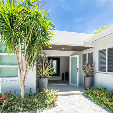 Contemporary Convenient Commute, 1 Block from Brickell
