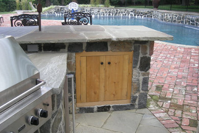 Elegant patio photo in Wilmington