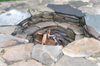 Stone fire pit
