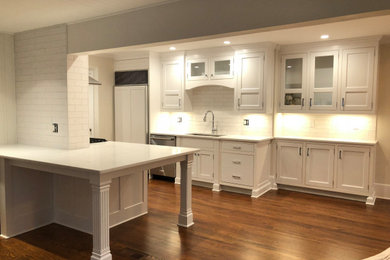 Minimalist kitchen photo in New York