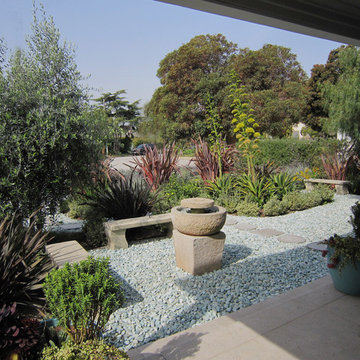 ECLECTIC STYLE COURTYARD 2