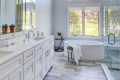 Bathroom - contemporary bathroom idea in Other