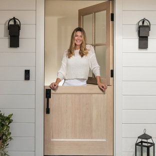 75+ Landhausstil Hauseingänge mit heller Holztür Ideen & Bilder