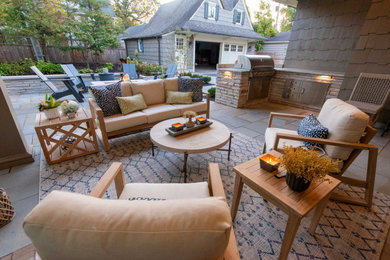 Example of a classic patio design in Columbus