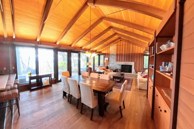 Inspiration for a timeless dining room remodel in Toronto