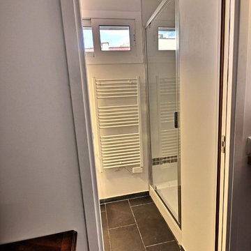 Rénovation d'une salle de douche dans un studio à Paris