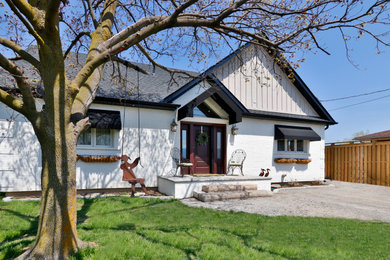 Inspiration for an exterior home remodel in Toronto