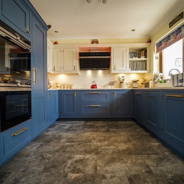 CALEDONIA MULL SMOOTH PAINTED STIFFKEY BLUE AND LIME WHITE