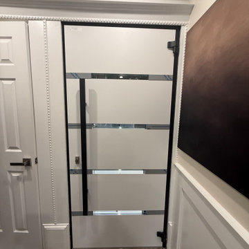 Deux 1105 Black door