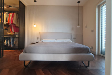 Example of a minimalist bedroom design in Bari