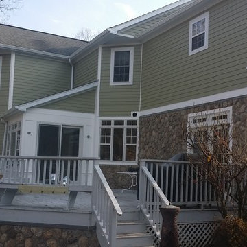 6 1/4" HardiePlank Cedarmill Heathered Moss with 5" HardieShingle Gables