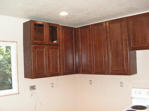 What Color Appliances With Cherry Spice Cabinets