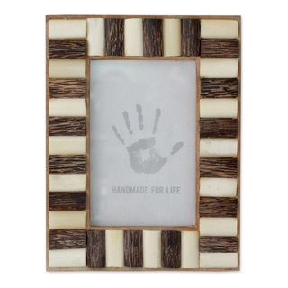 4x6 Barnwood Picture Frame, Homestead Narrow 1.5 inch Flat Rustic Reclaimed Wood Frame