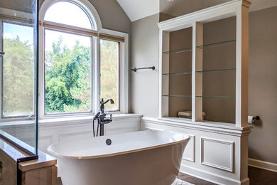 Bathroom - traditional bathroom idea in Chicago