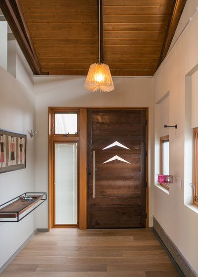 Contemporary Entry by The Building Workshop