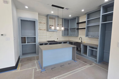 Trendy kitchen photo in Houston