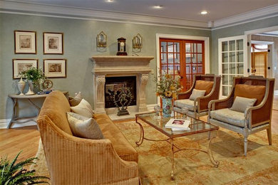 Elegant living room photo in New York