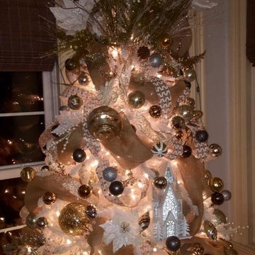 Christmas, Holiday, & Seasonal Decor