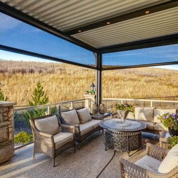 Adjustable StruXure Pergola & Lower Walkout Enclosed with Phantom Screens
