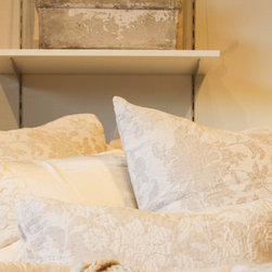 The Hampton Bella Notte Bed - Products