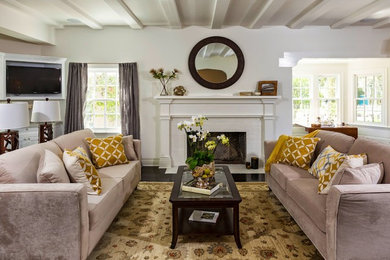 Inspiration for an eclectic home design remodel in Los Angeles