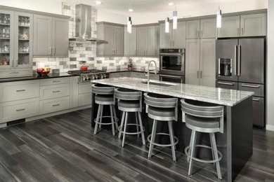 Kitchen - modern kitchen idea in Cleveland