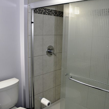 Beautiful Bathroom Remodel to Enlarge the Space
