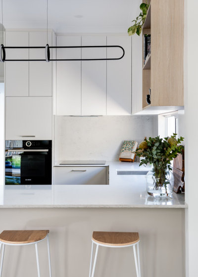 Modern Kitchen by Primrose Hill Interiors