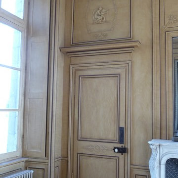 Restauration d'un salon en décor syccomore dans un château XVIIIème