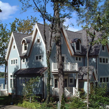 LAKESIDE COTTAGE