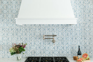 Kitchen - kitchen idea in Other