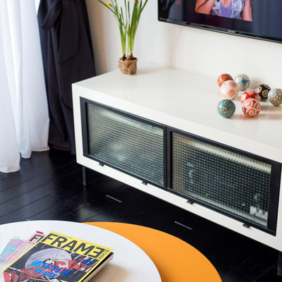 Small trendy home design photo in Tel Aviv