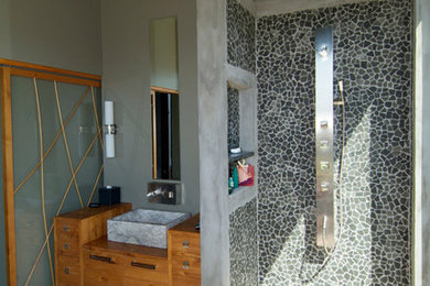Example of a bathroom design in San Francisco