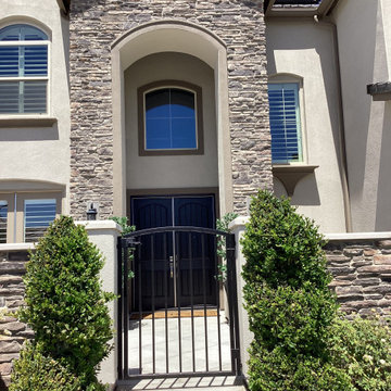 E Sheppard/N De Wolf Exterior Paint