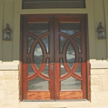 Lake View Courtyard Home