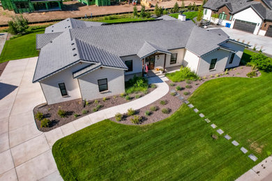Denver Area New Build Designed With a Contemporary and Water-Conscious Landscape