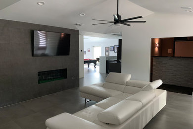 Minimalist home design photo in Dallas