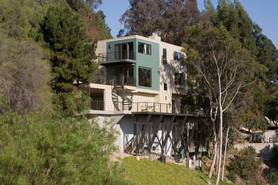 Modern House in Studio City, California