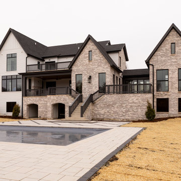 Lynn Dr.