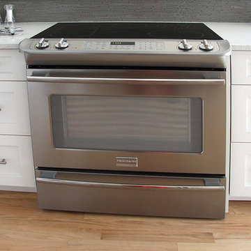 White Kitchen, Saskatoon - Contemporary
